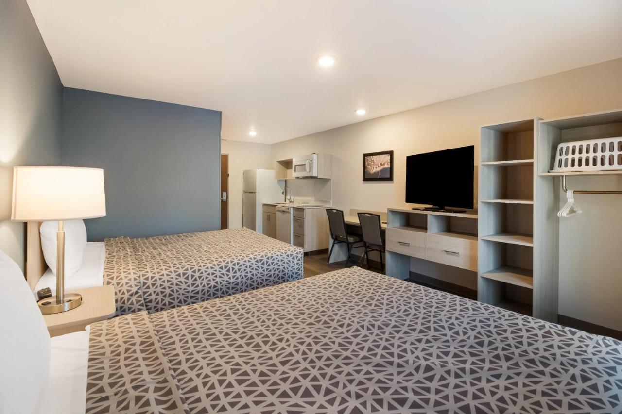 Woodspring - Novi Wixom
